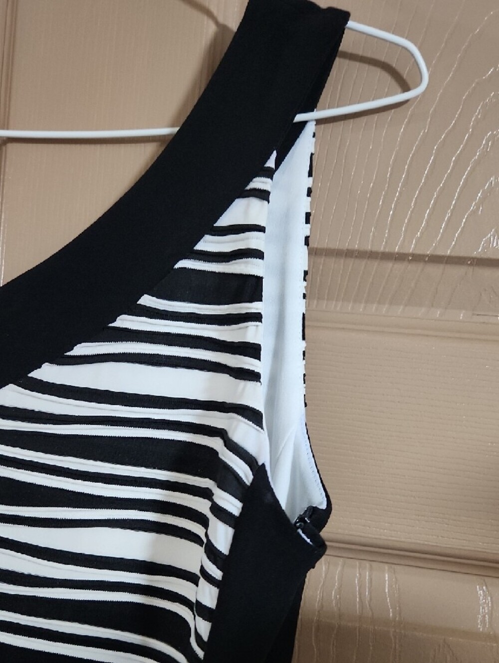 Joseph Ribkoff One-Shoulder Black & White Zebra-Stripe Sheath Dress Sz 12 - Picture 5 of 14